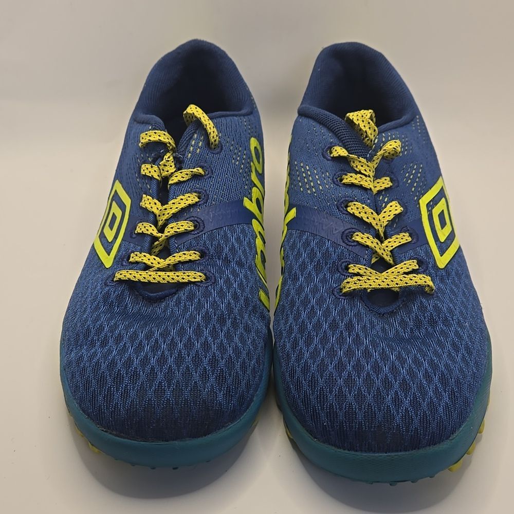 Umbro Spirito Youth Turf Soccer Sneakers Sz 5.5 Blue Lime Green Athletics Sports